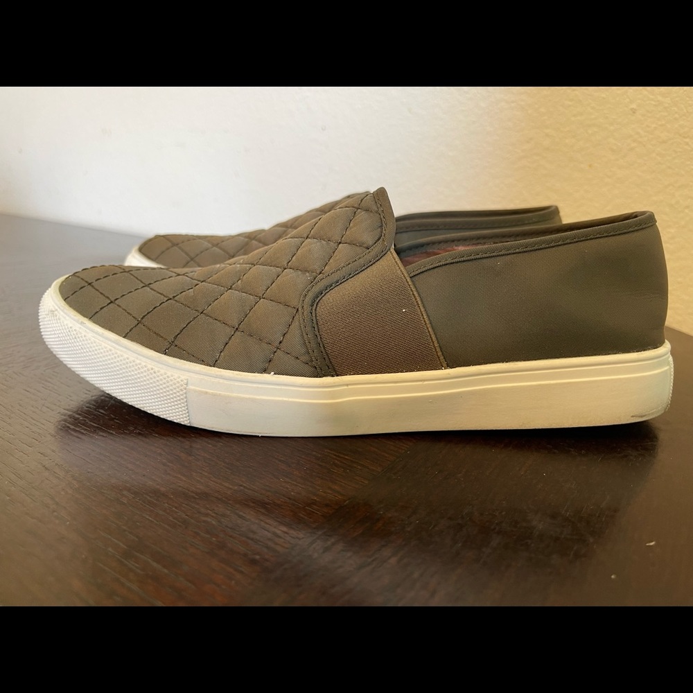 Steve Madden Ennore Grey Slip On Shoes/Flats Women’s Size 8.5